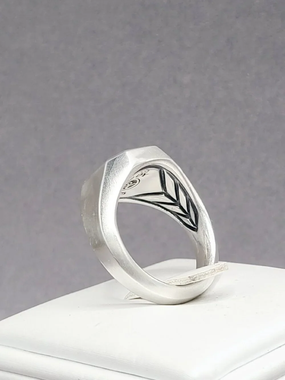 David Yurman Streamline Signet Ring w/ Blue Sapphires - 14mm - Size 9